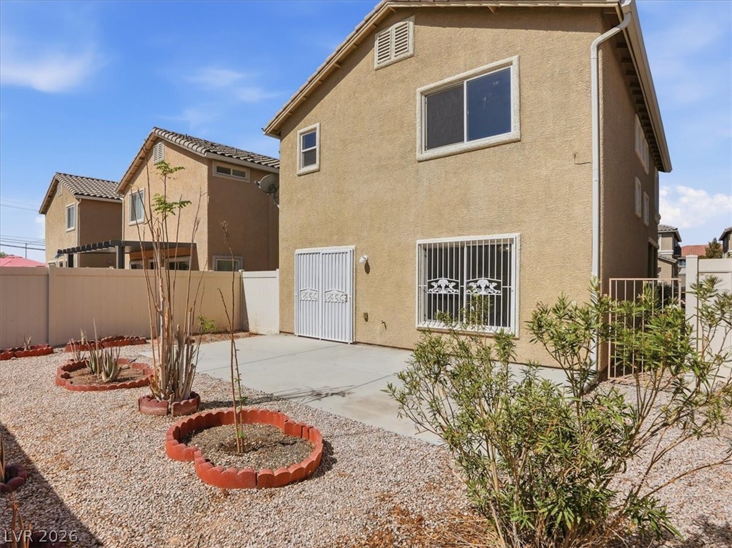1620 Legato Falls Street Property Photo 28
