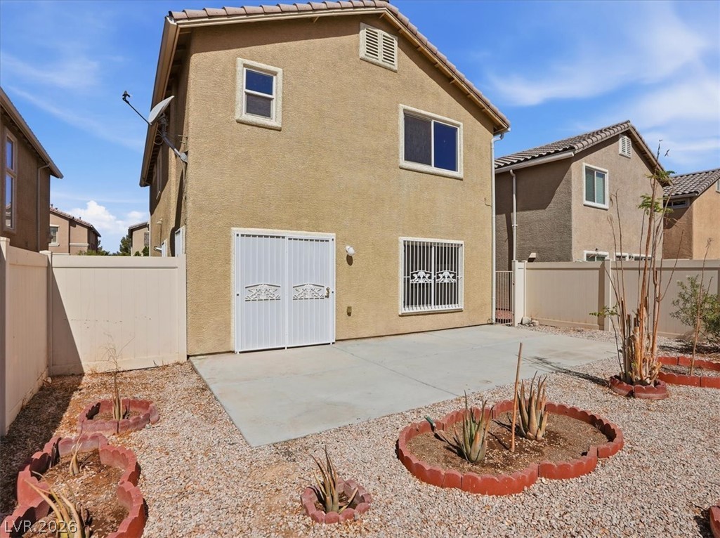 1620 Legato Falls Street Property Photo 29