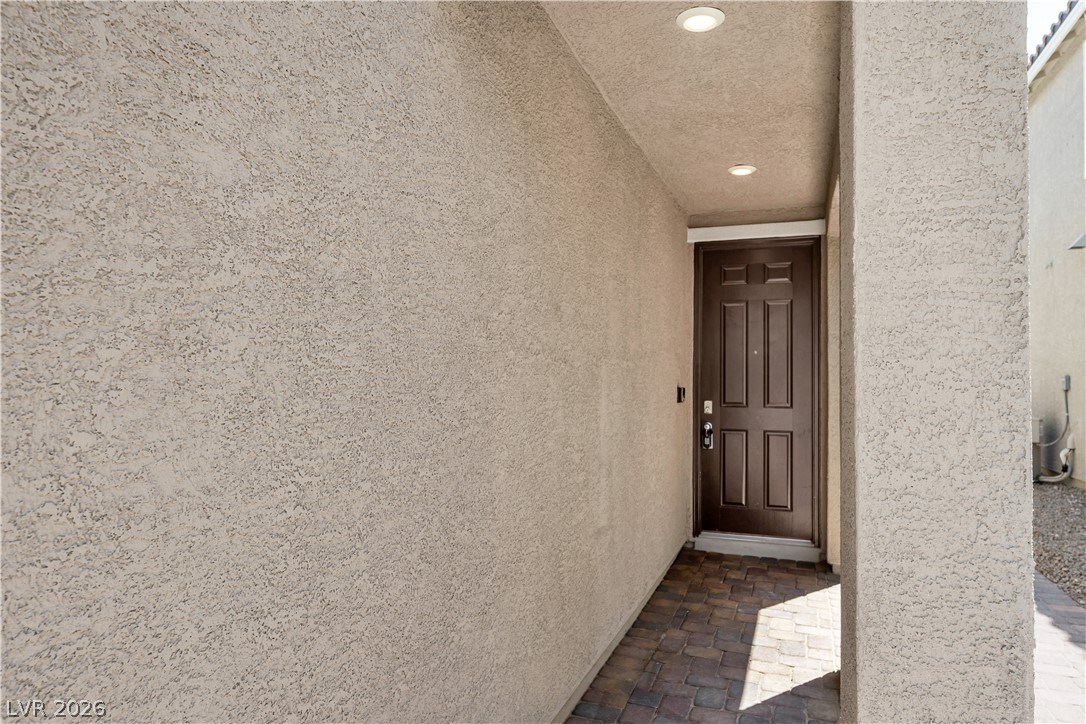 8755 Rio Andir Avenue Property Photo 3