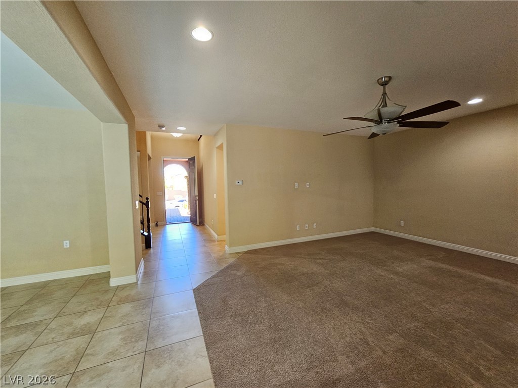 892 White Sparrow Street Property Photo 10