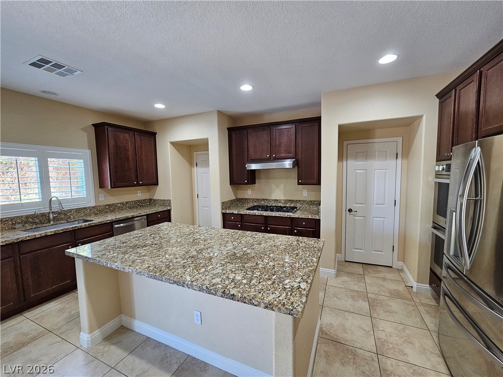 892 White Sparrow Street Property Photo 12