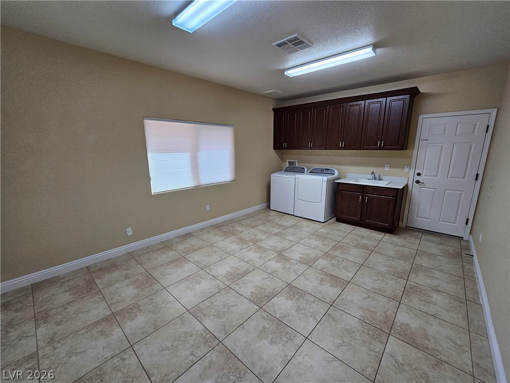 892 White Sparrow Street Property Photo 17