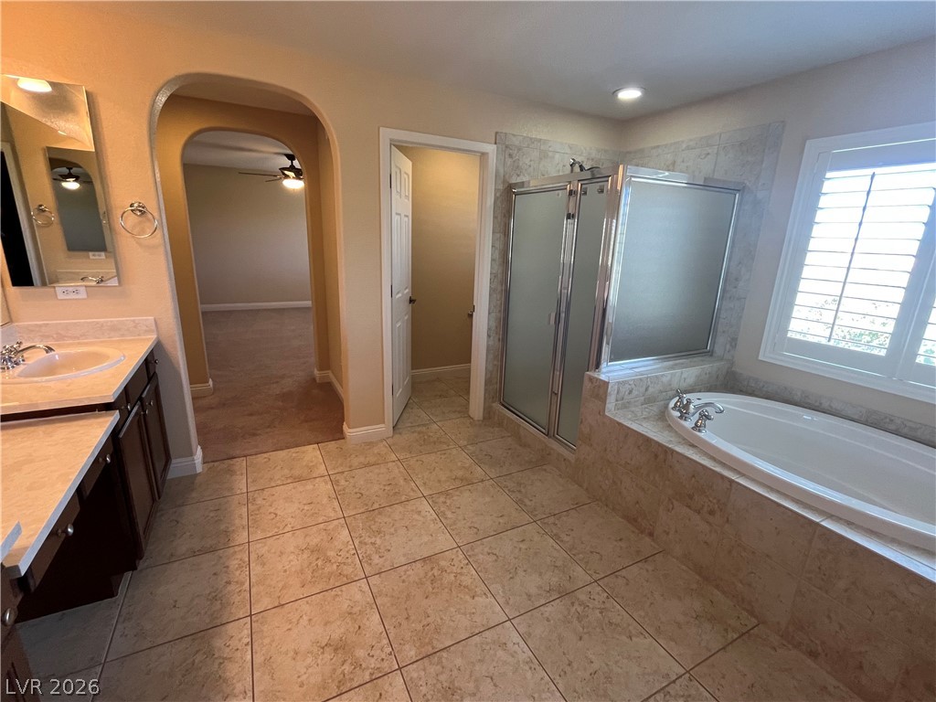 892 White Sparrow Street Property Photo 27