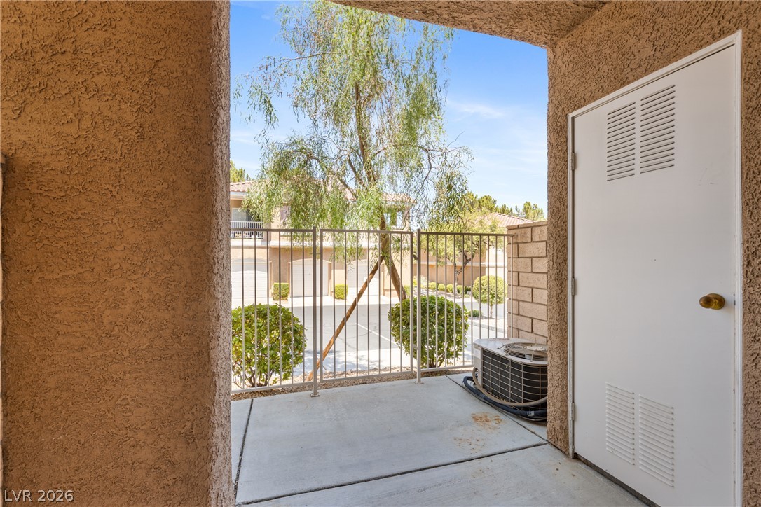 251 South Green Valley Parkway 2211 Property Photo 11