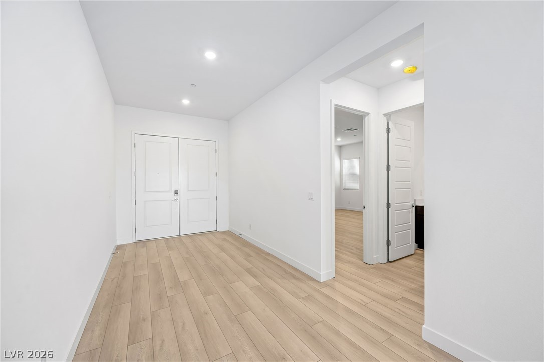 1605 Amalfi Arches Place Property Photo 3
