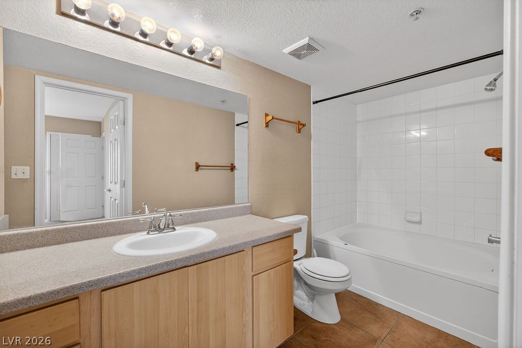 6955 North Durango Drive 3091 Property Photo 25