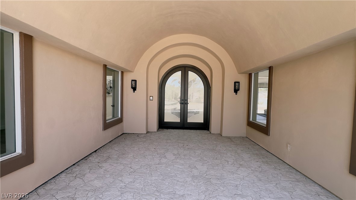 606 Valencia Drive Property Photo 4