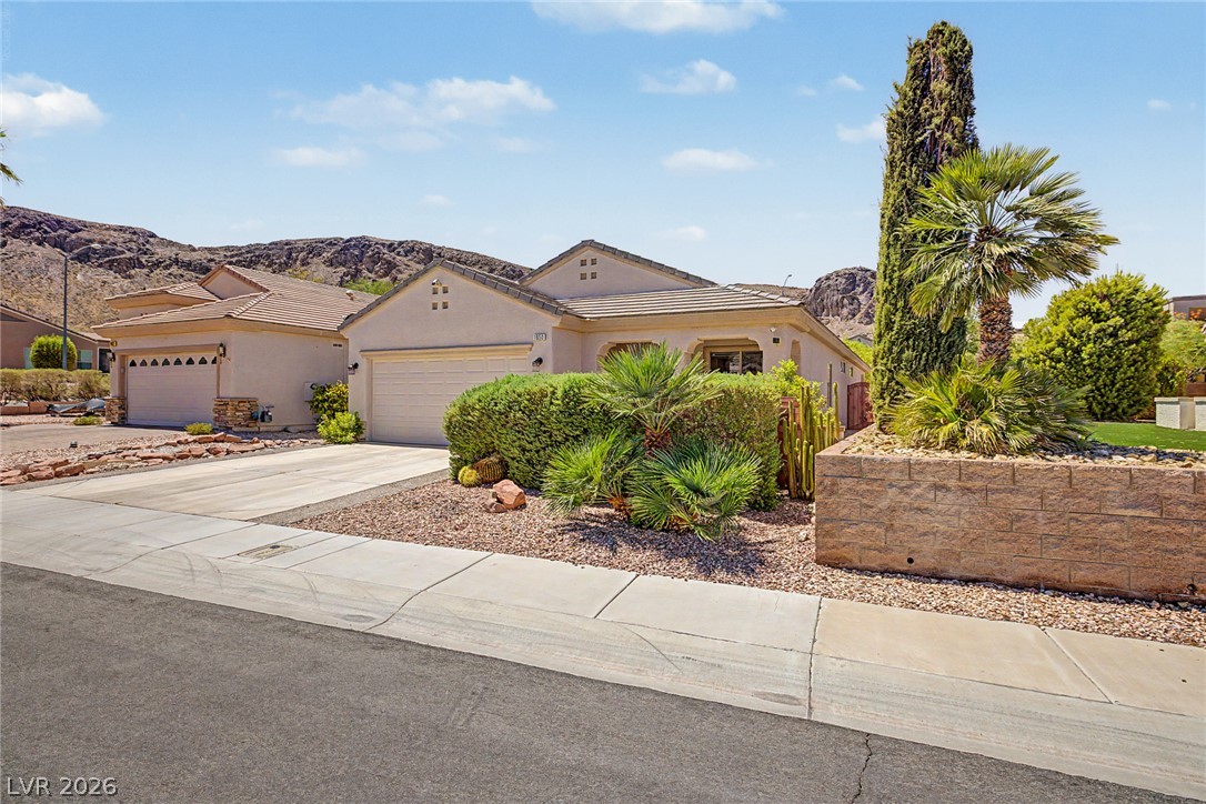 1850 Cypress Mesa Drive Property Photo 3