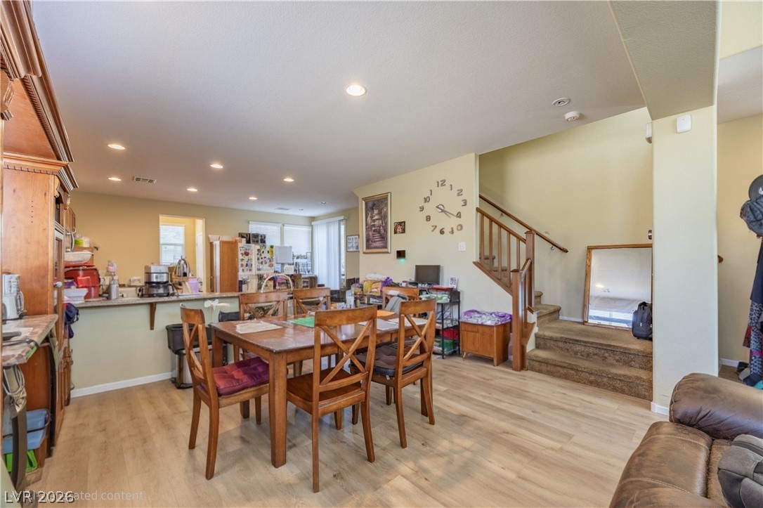 223 Heathrow Lake Avenue Property Photo 4
