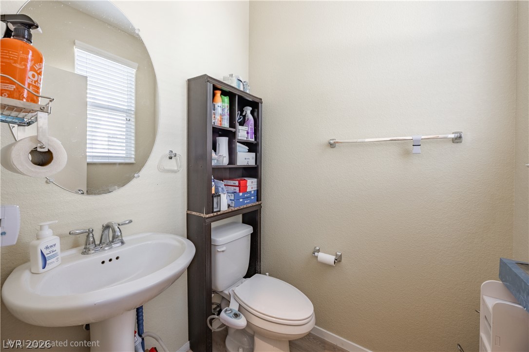 223 Heathrow Lake Avenue Property Photo 9