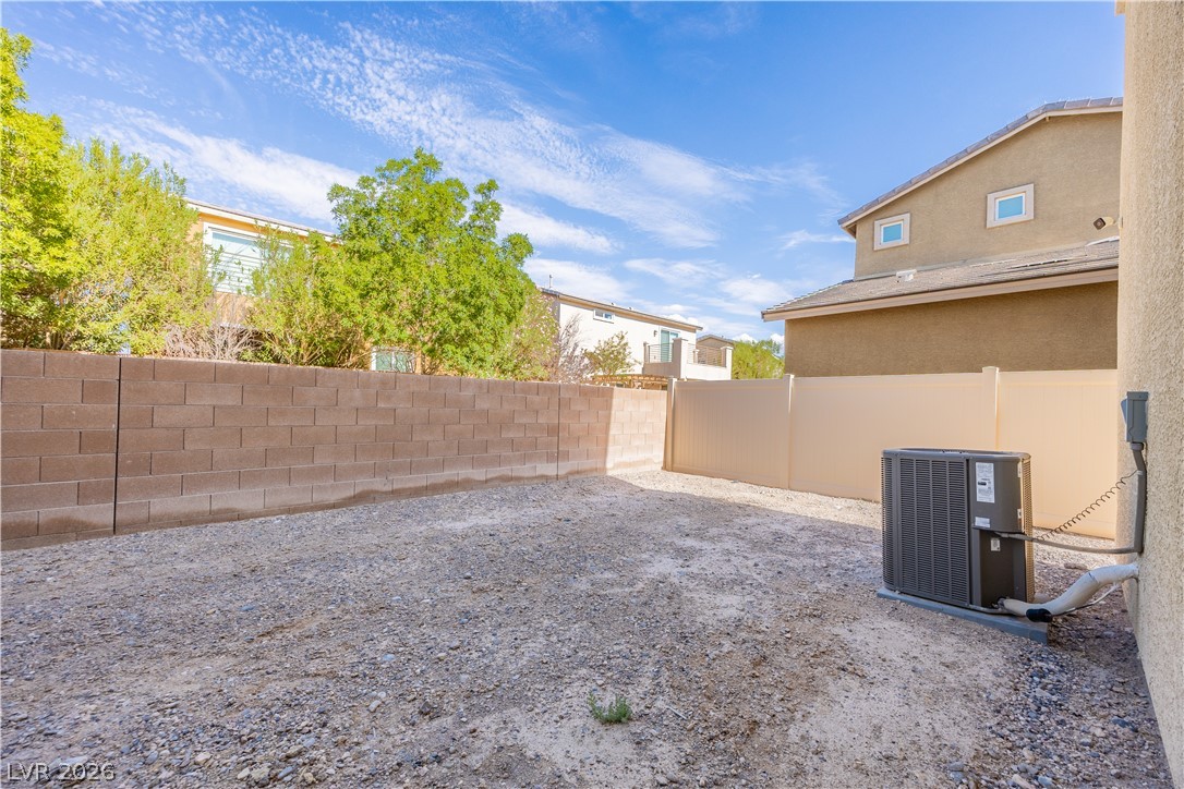 223 Heathrow Lake Avenue Property Photo 18