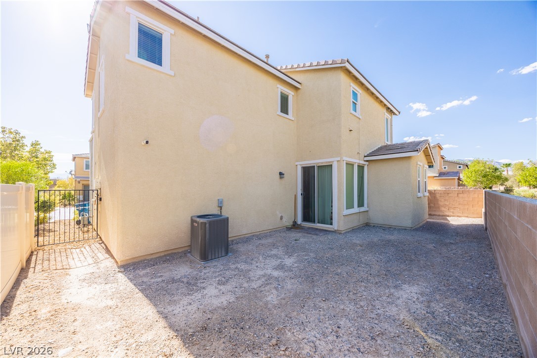 223 Heathrow Lake Avenue Property Photo 20