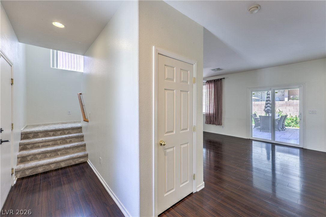 5423 Raccoon Valley Lane Property Photo 6