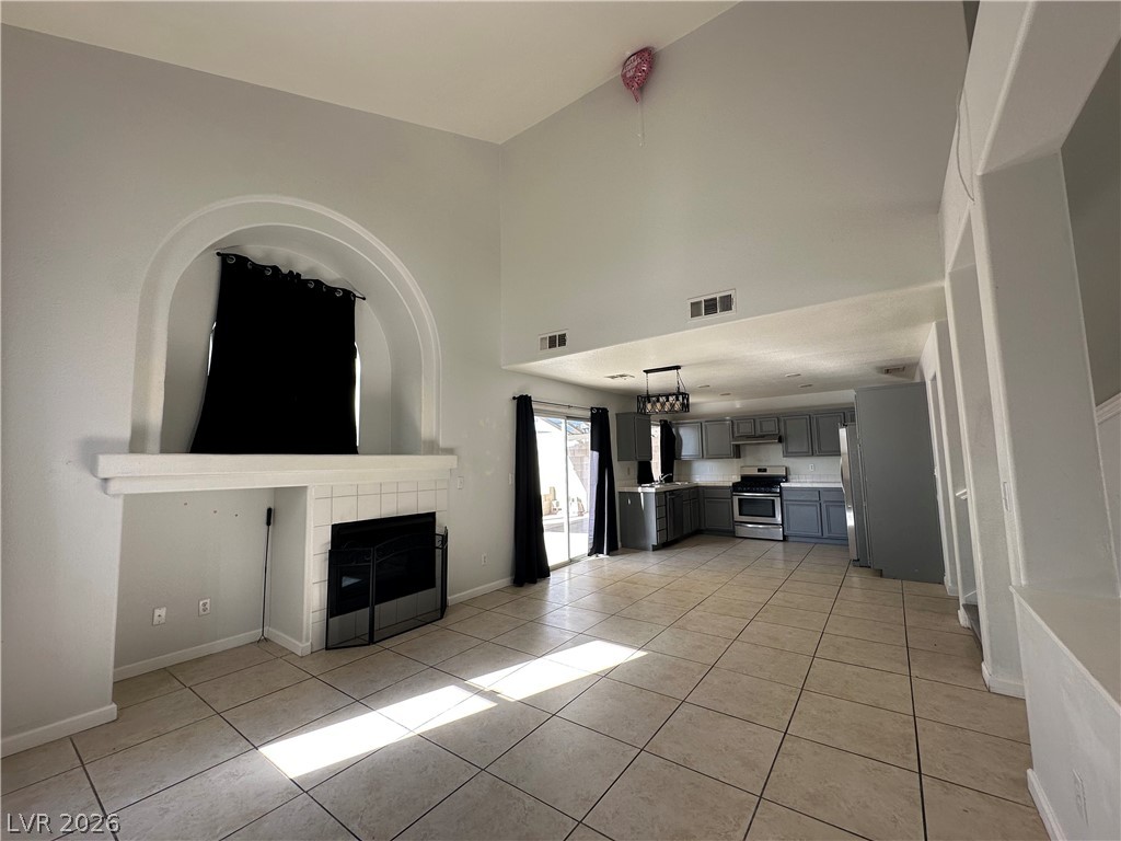 8275 Cedar Leaf Drive Property Photo 5