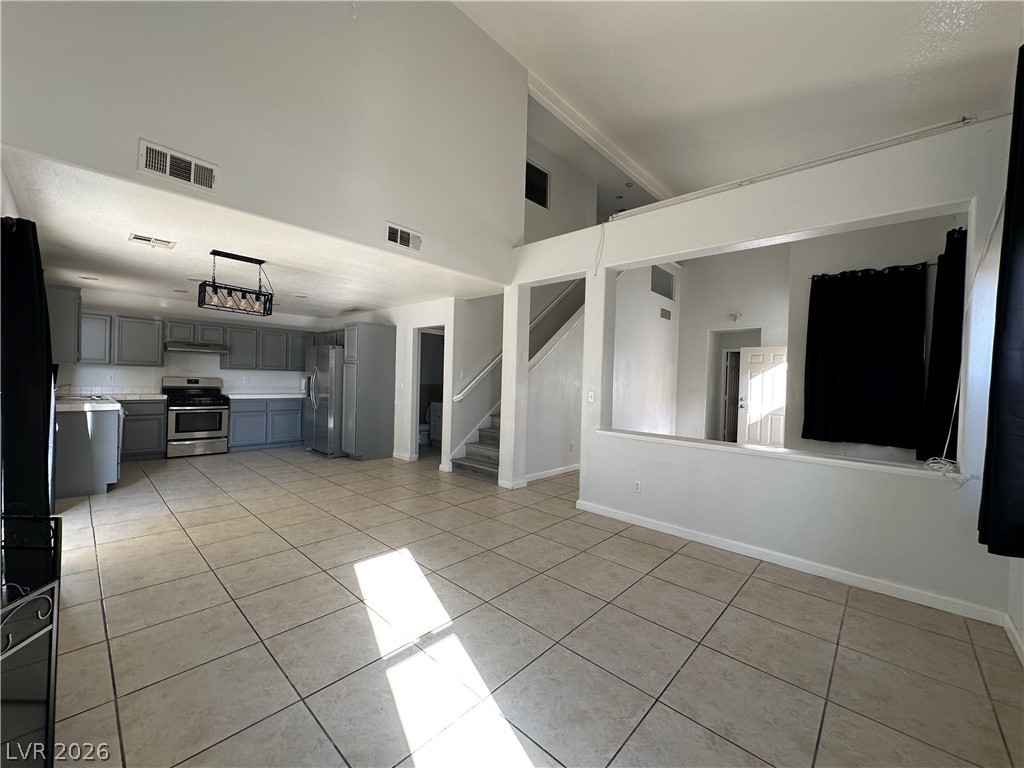 8275 Cedar Leaf Drive Property Photo 6
