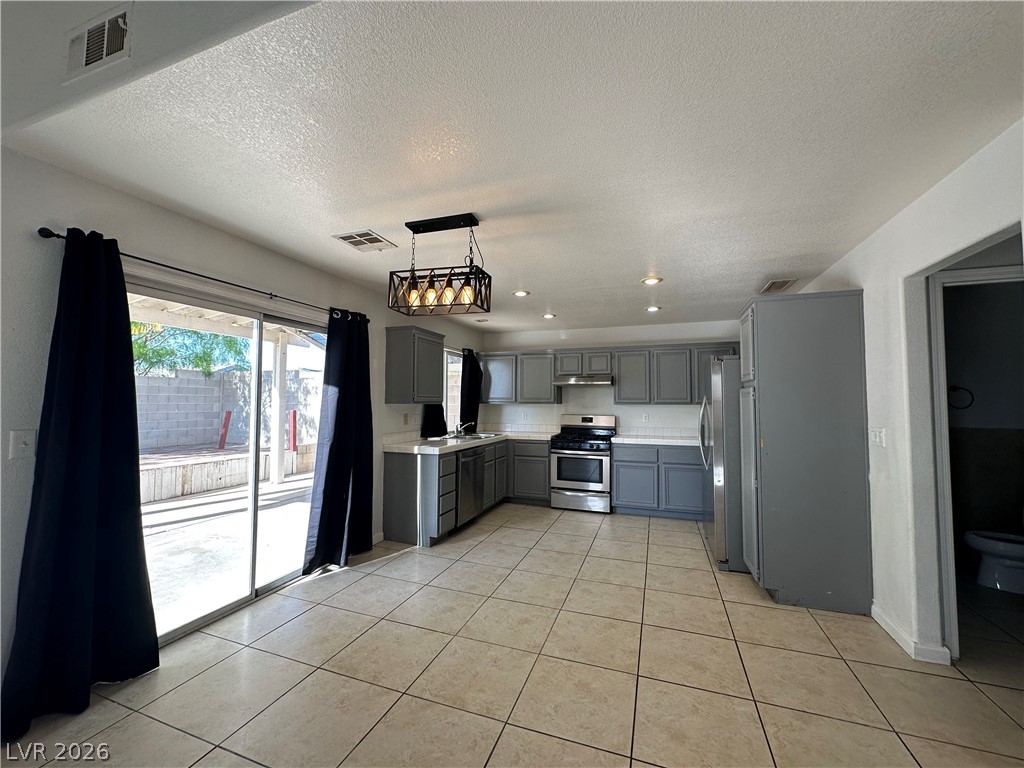 8275 Cedar Leaf Drive Property Photo 7