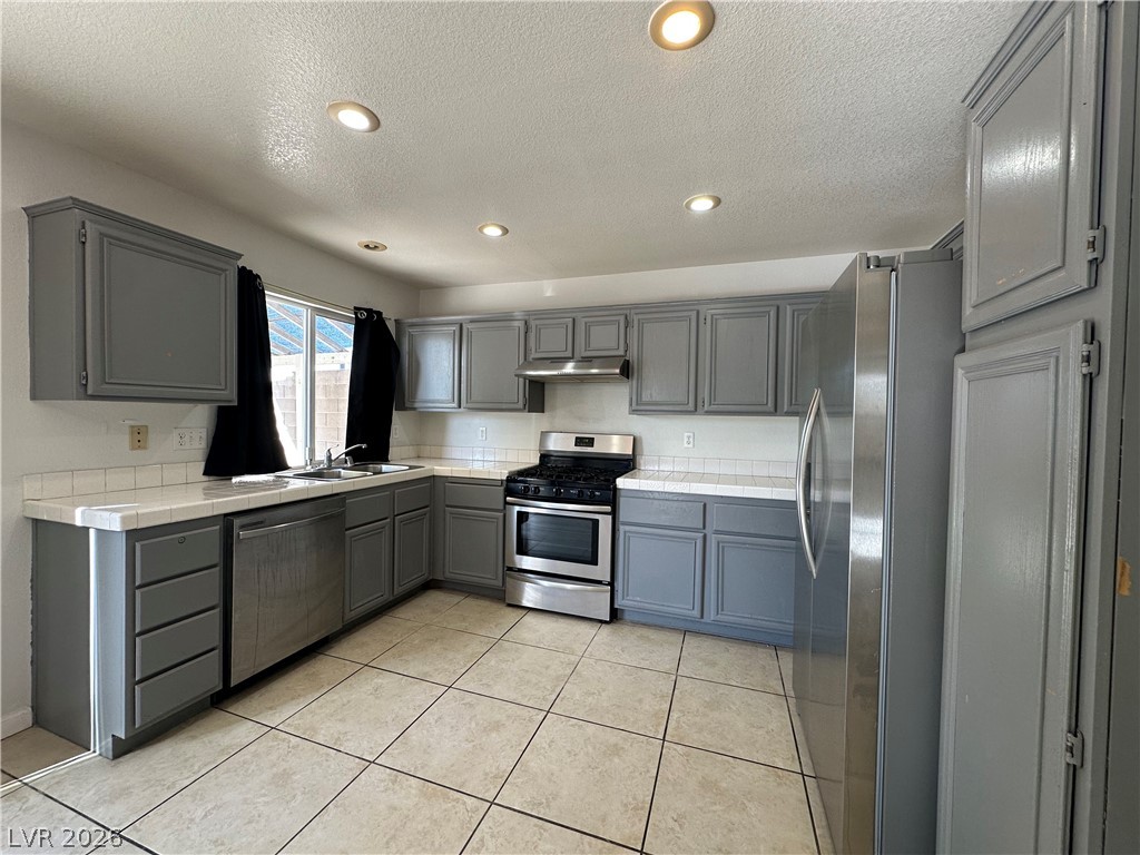 8275 Cedar Leaf Drive Property Photo 8