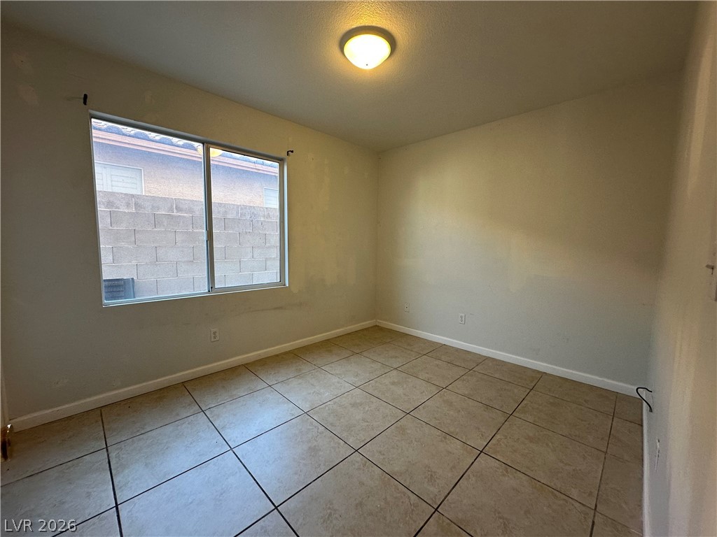8275 Cedar Leaf Drive Property Photo 11