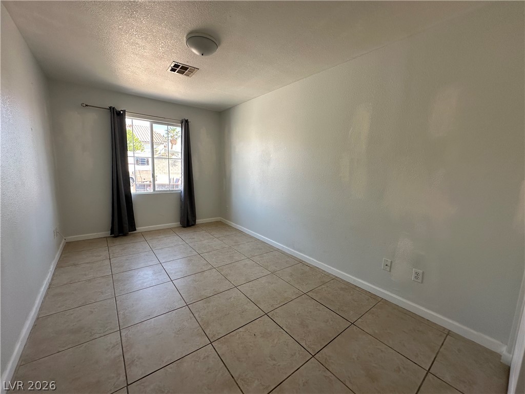8275 Cedar Leaf Drive Property Photo 14