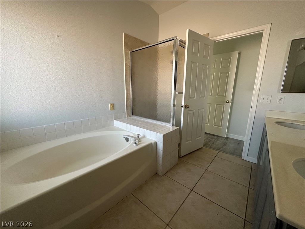 8275 Cedar Leaf Drive Property Photo 23