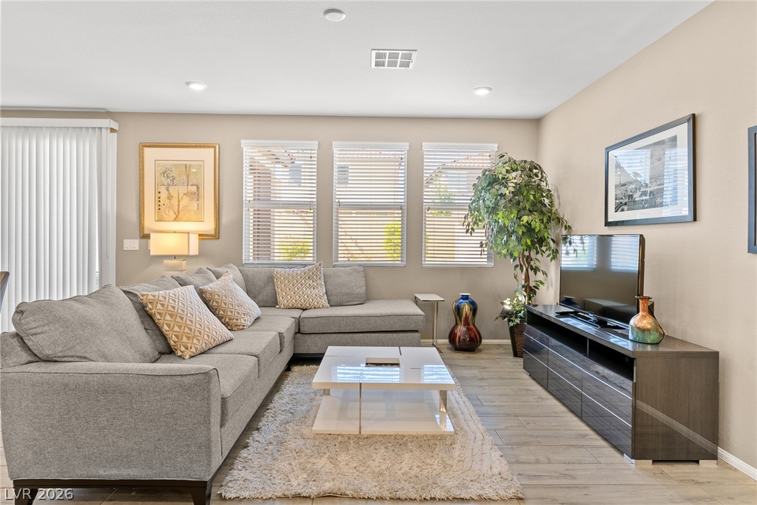 5347 Boschetto Street Property Photo 4