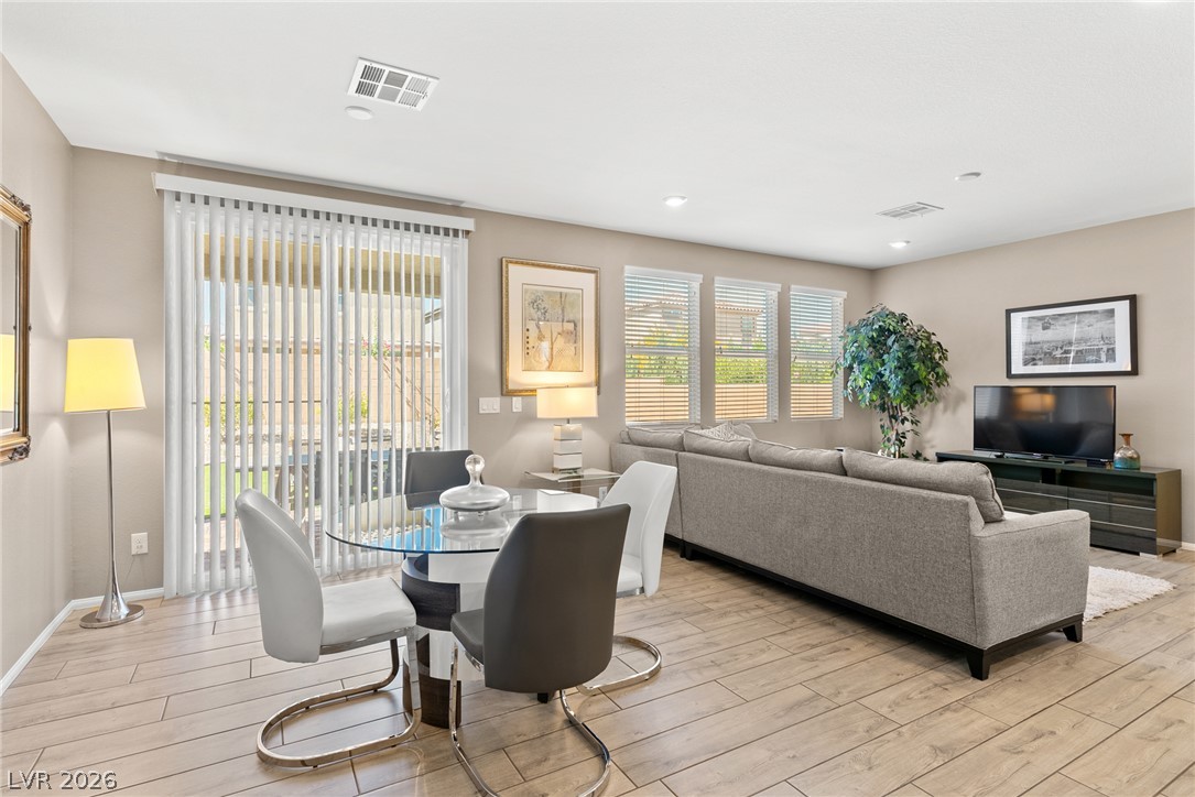 5347 Boschetto Street Property Photo 8
