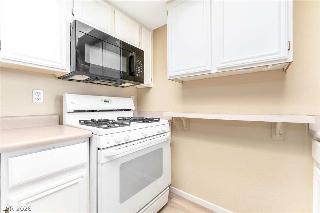 8070 Russell Road 1054 Property Photo 9