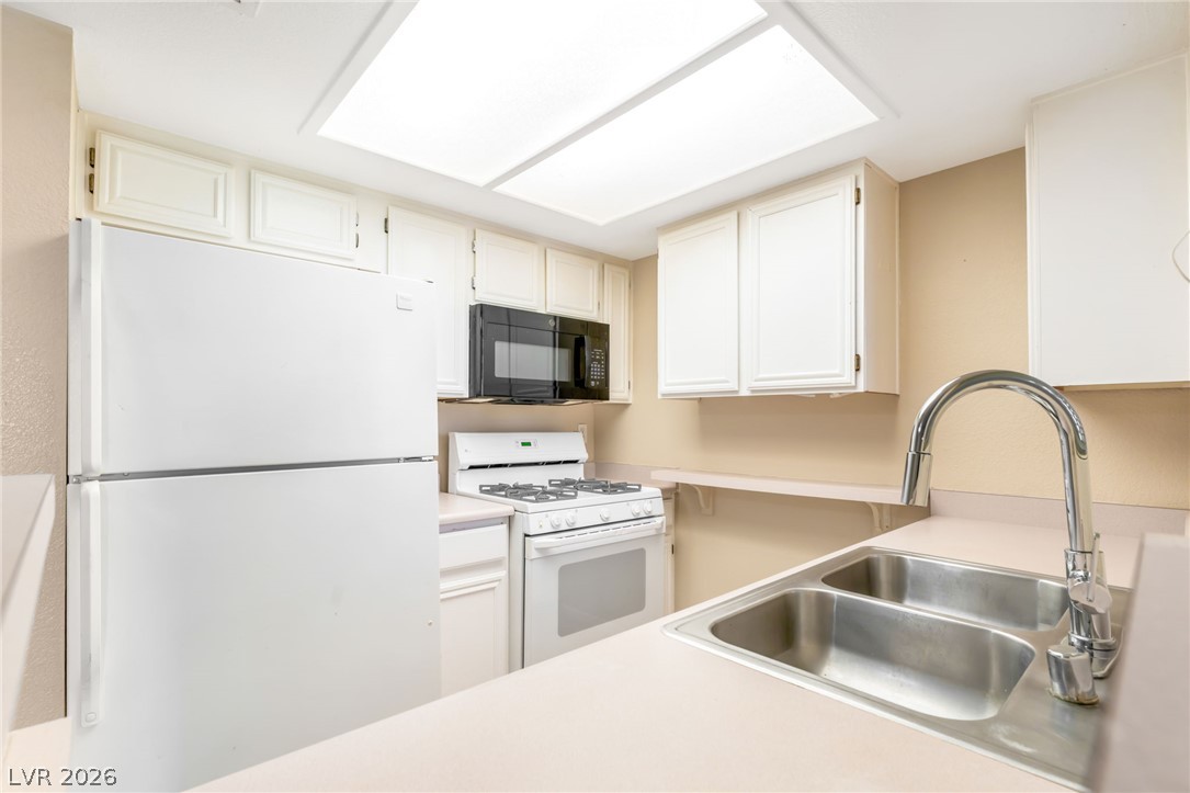 8070 Russell Road 1054 Property Photo 10