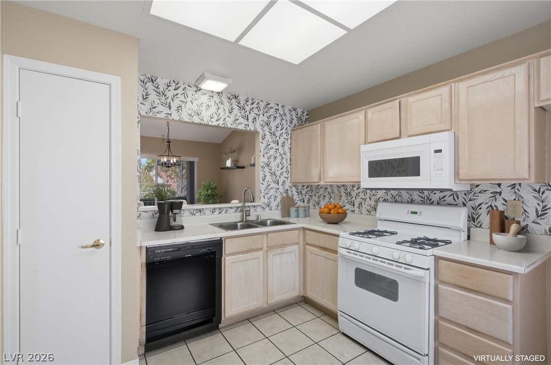8612 Prairie Hill Drive Property Photo 8