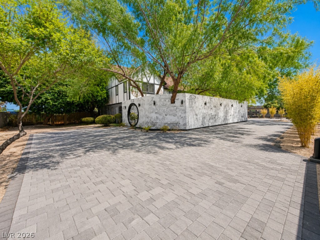 3090 El Camino Road Property Photo 5