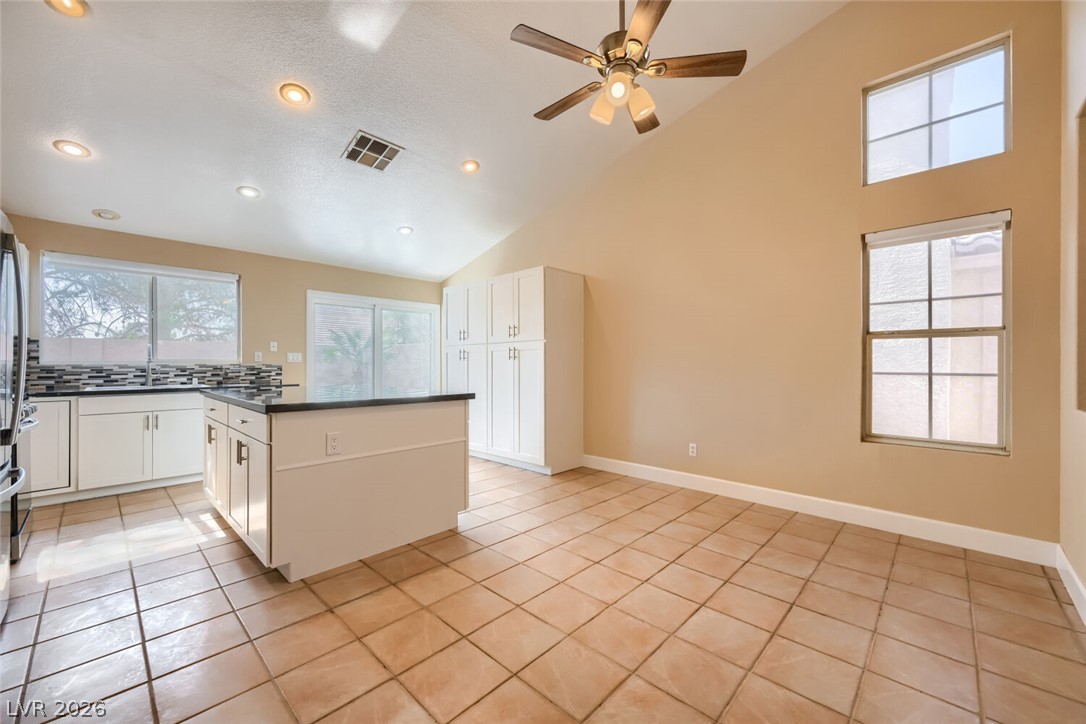 6042 Evening View Street Property Photo 8