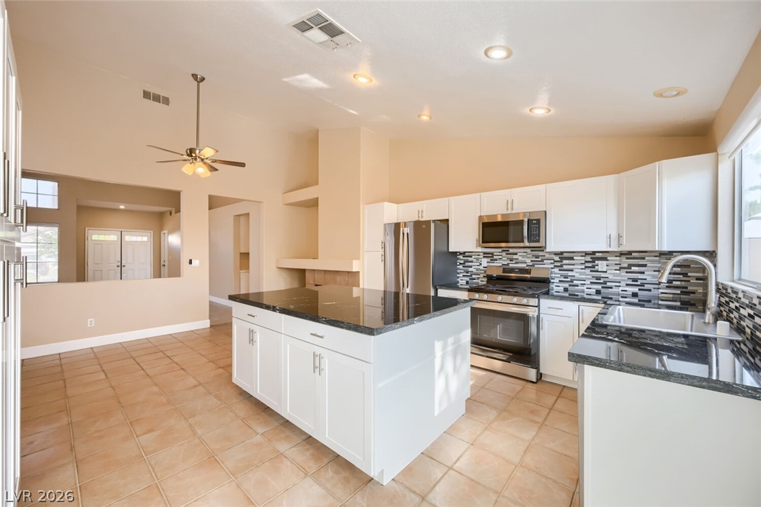 6042 Evening View Street Property Photo 11