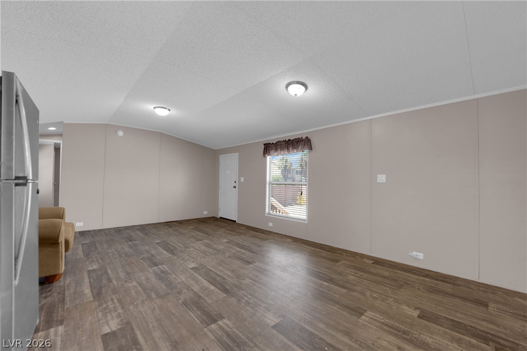 5240 Los Pinos Street Property Photo 6