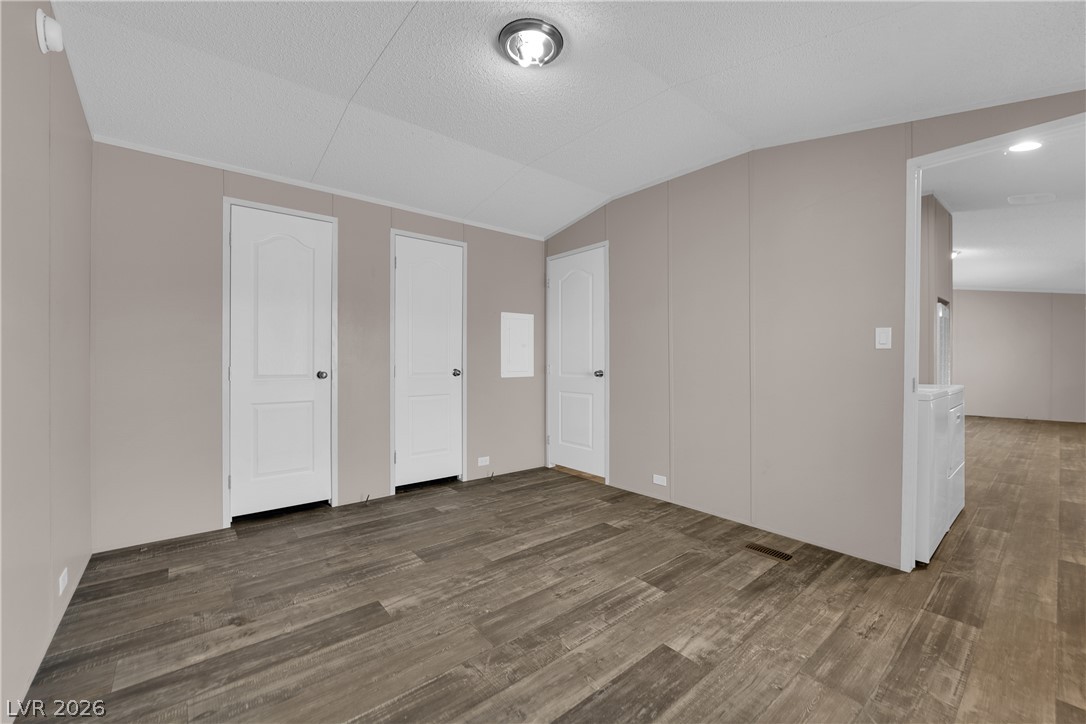 5240 Los Pinos Street Property Photo 10