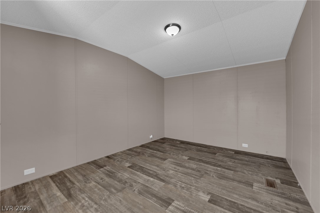 5240 Los Pinos Street Property Photo 15