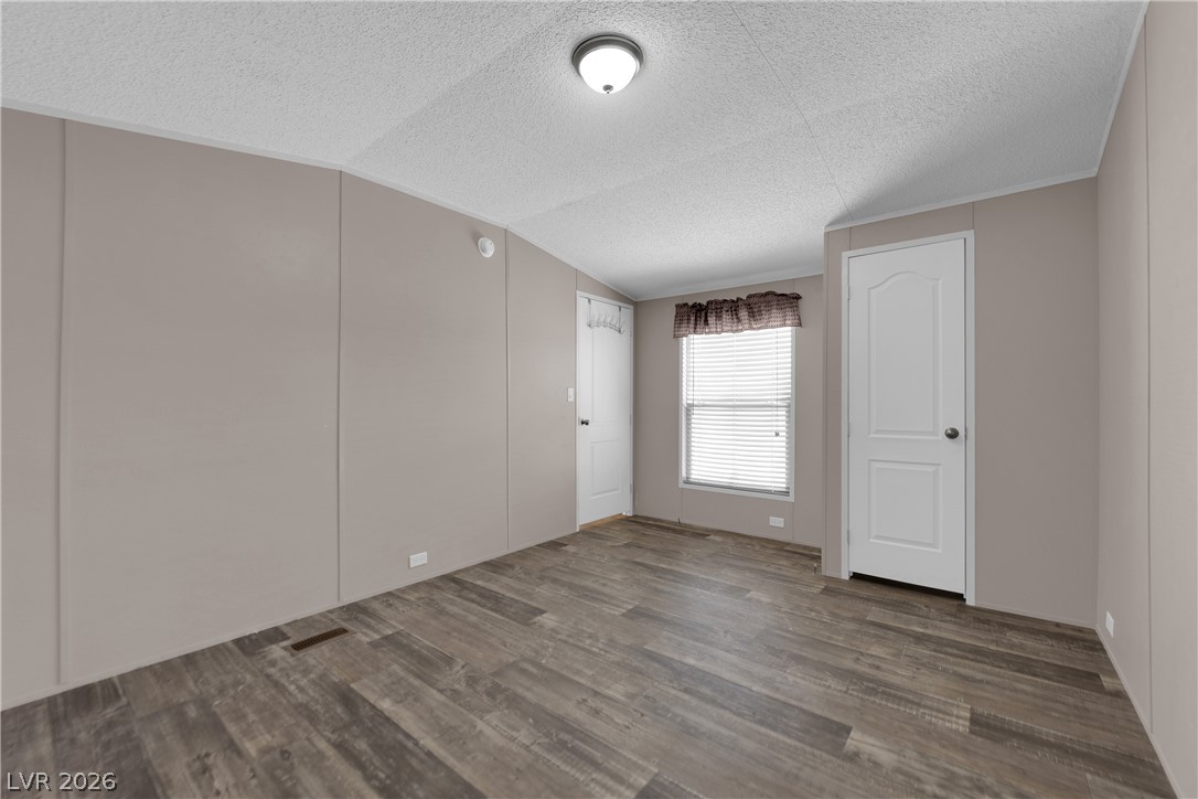 5240 Los Pinos Street Property Photo 16