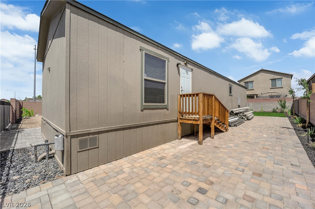 5240 Los Pinos Street Property Photo 19