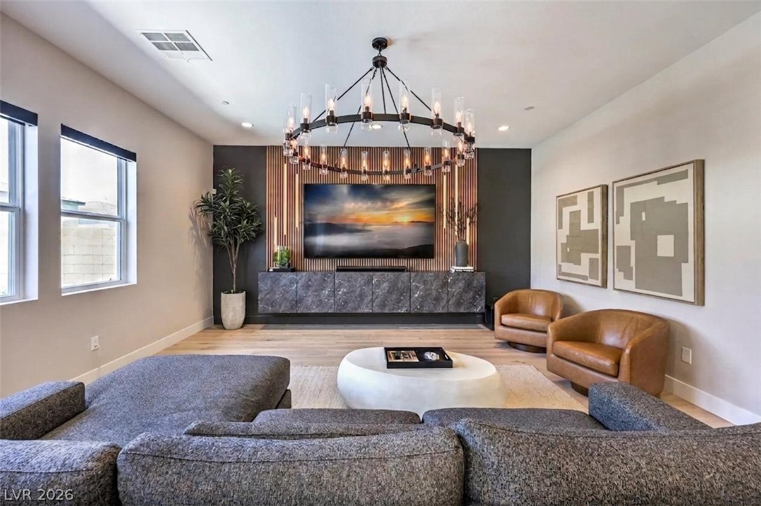 10214 Sequoia Glen Avenue Property Photo 3
