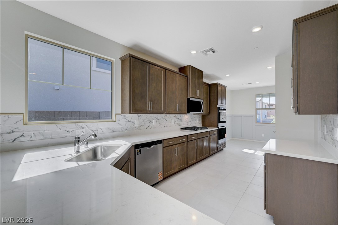 12470 Madison Park Place Property Photo 18