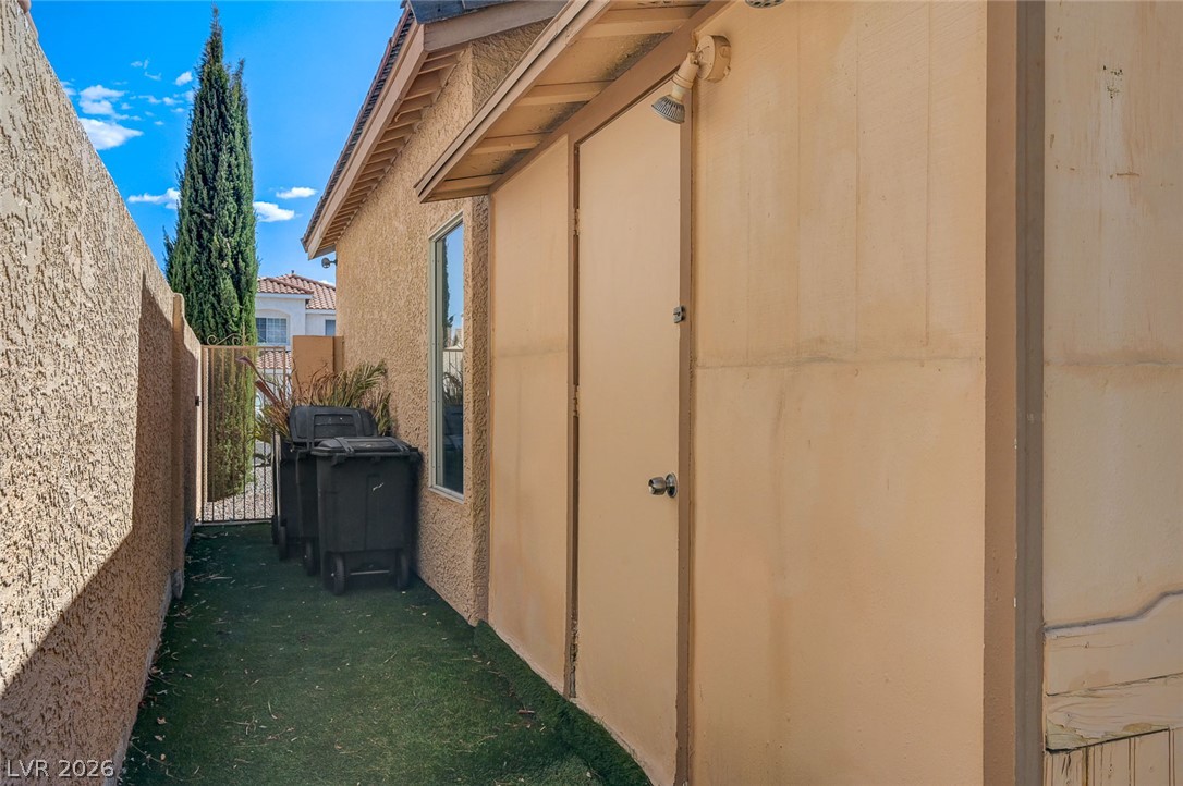 9920 Barrier Reef Drive Property Photo 54
