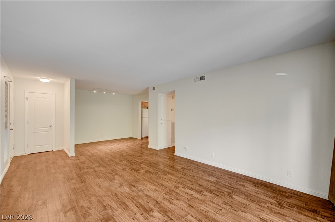 650 Oakmont Avenue 2113 Property Photo 7