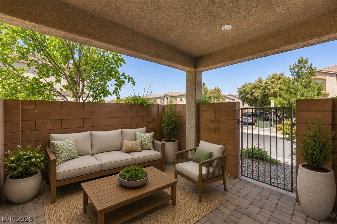 9559 Vega Carpio Avenue Property Photo 4