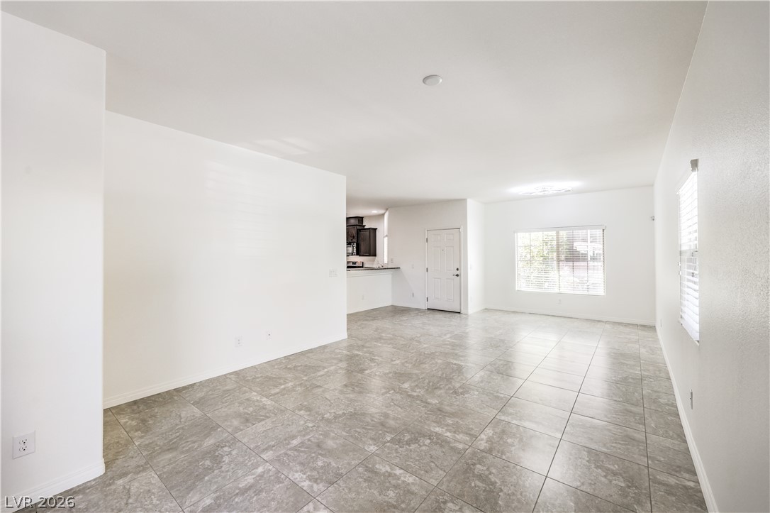 9559 Vega Carpio Avenue Property Photo 9