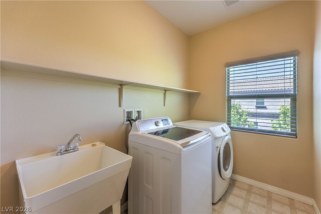 9559 Vega Carpio Avenue Property Photo 25