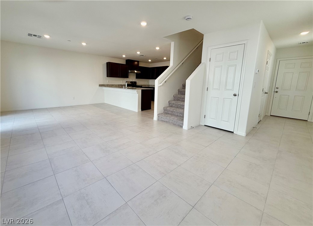 2708 Sandia Crest Street Property Photo 3