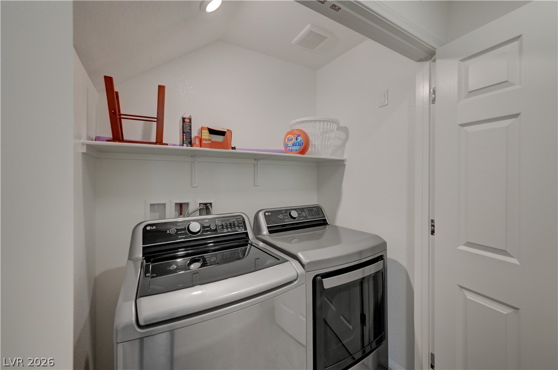 678 Anemone Lane Property Photo 11