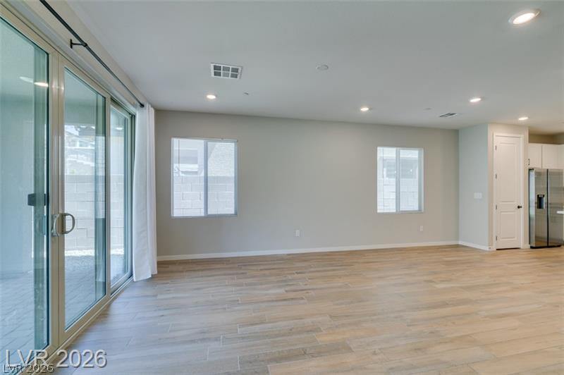 109 Medianoche Street Property Photo 15