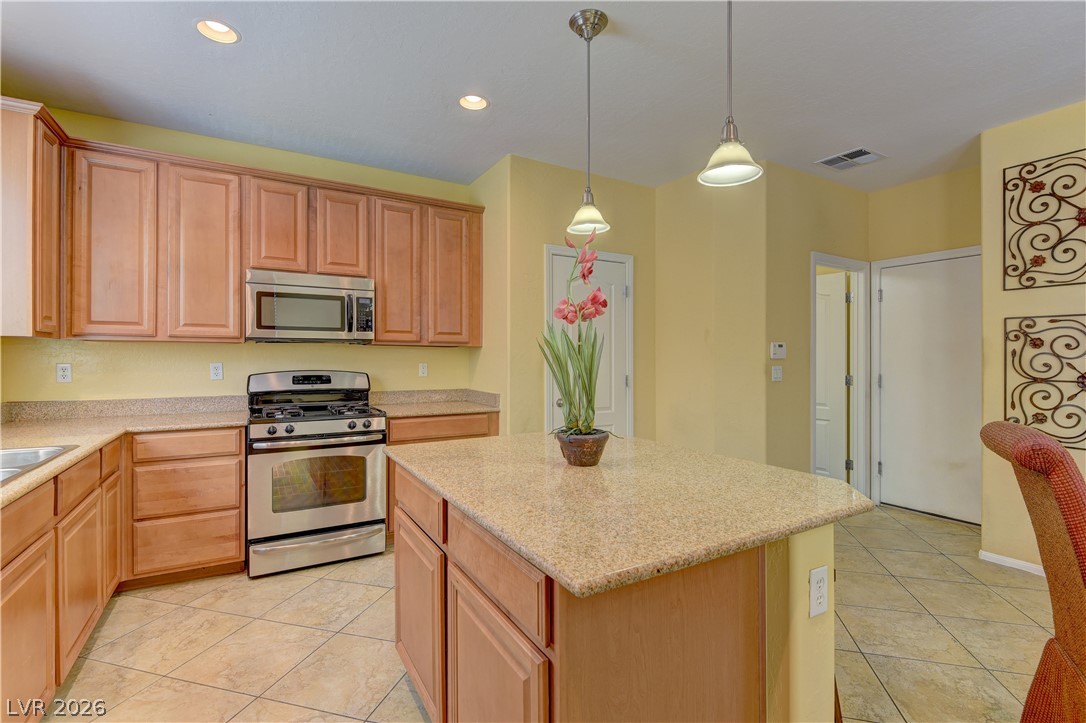 10311 Elmwood Glen Avenue Property Photo 6
