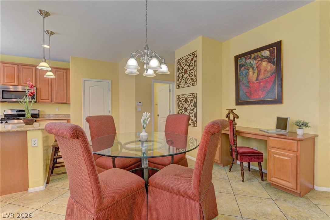 10311 Elmwood Glen Avenue Property Photo 9