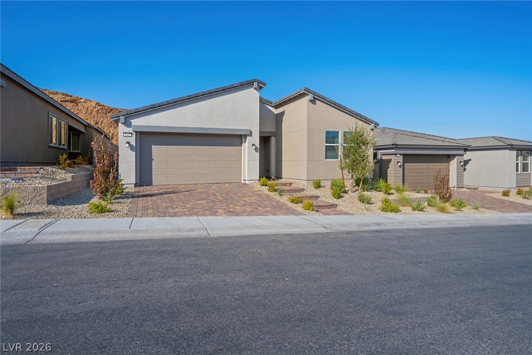 1417 Bianca Falls Drive Property Photo 2